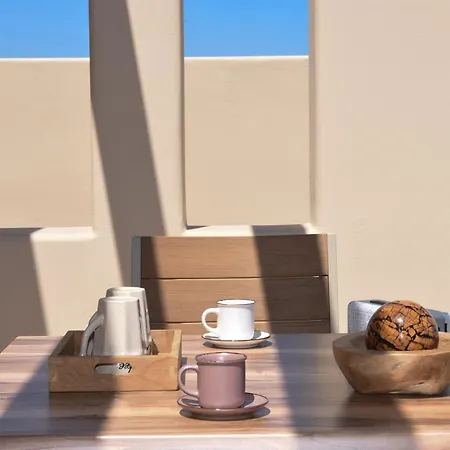 Villa Santorini - - Sleeps 2 - Pool - Parking