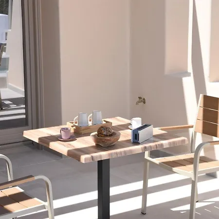 Villa Santorini - - Sleeps 2 - Pool - Parking Messaria (Santorini)